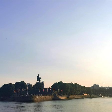 Appartamento Auszeit Rhein-Mosel Waldesch Esterno foto
