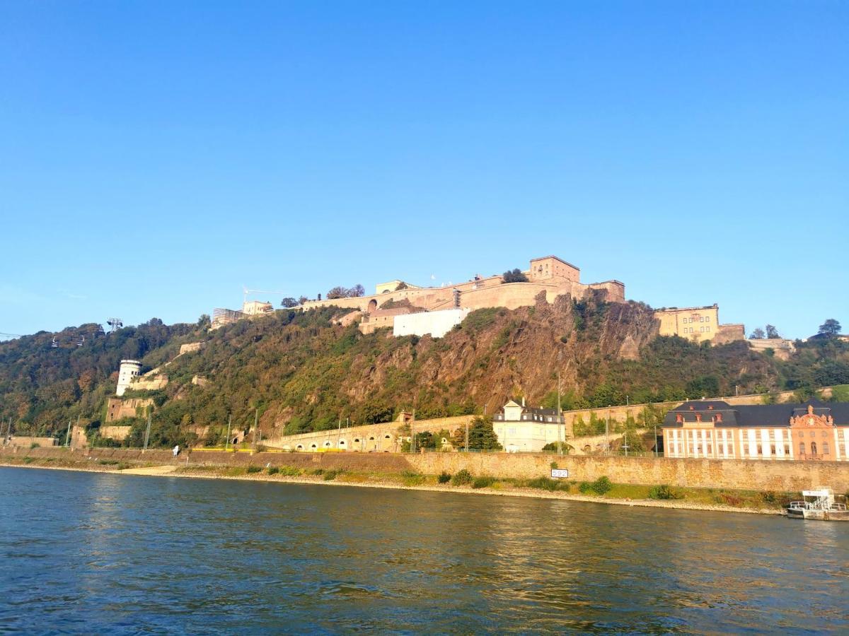 Appartamento Auszeit Rhein-Mosel Waldesch Esterno foto